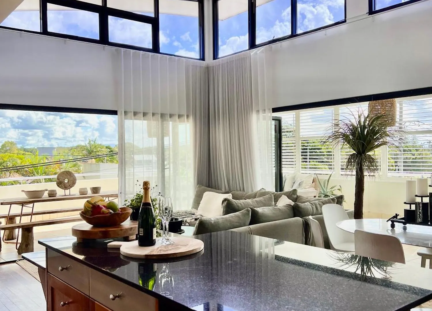 Sophie'S Place Relaunch - Luxury Penthouse Μπάιρον Μπέι Διαμέρισμα